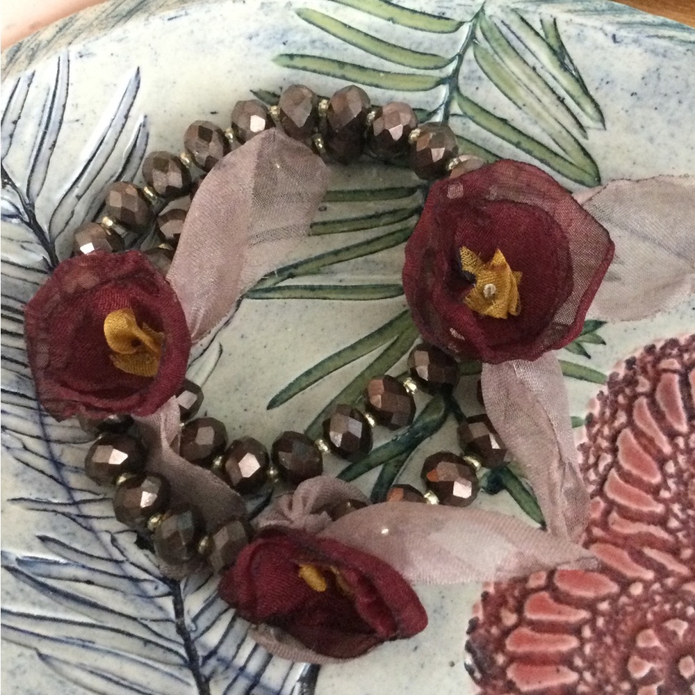 PRICE DROP! Elegant Floral Beaded Bracelet